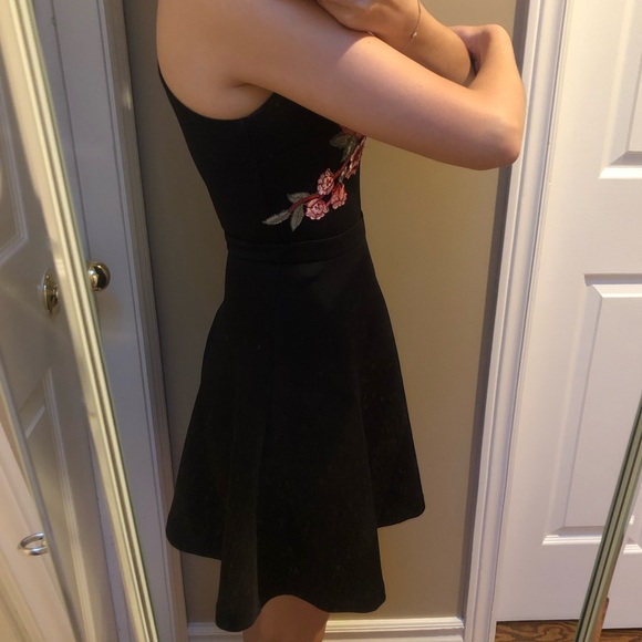 Guess Cocktail Dress - Picture 2 of 4